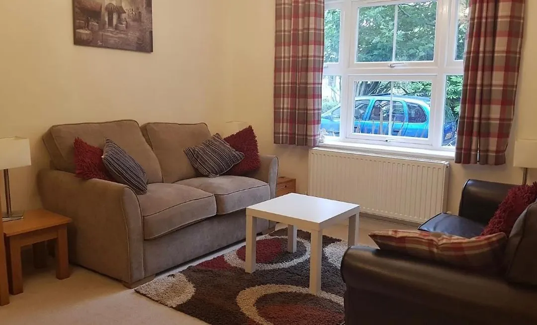 2 Bed Apartment, Walk To Beach, Parking, High Speed Wifi-1